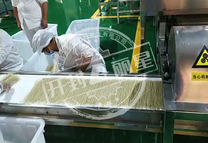 開辦工廠所需要的粉條機(jī)設(shè)備需要有哪些特點(diǎn)？