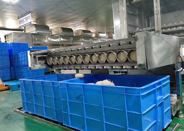 為什么專業(yè)酸辣粉加工廠都愿意用全自動(dòng)即食粉絲生產(chǎn)線設(shè)備？